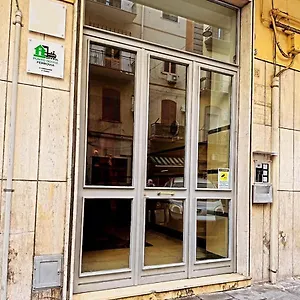 https://punto-house-ferrovia.hotels-amalfi.com